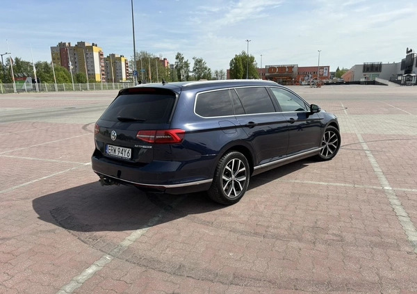 Volkswagen Passat cena 52900 przebieg: 266000, rok produkcji 2016 z Miechów małe 436